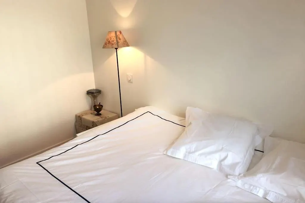 Spacious And Very Quiet Apartment Paris
