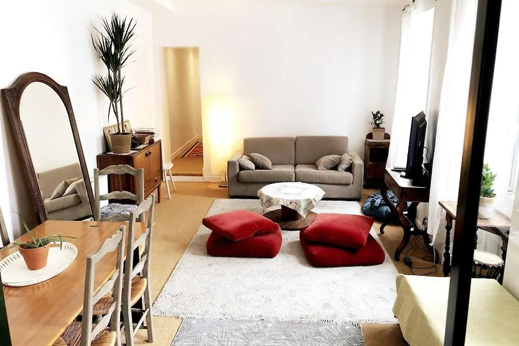 Spacious And Very Quiet Apartment Paris